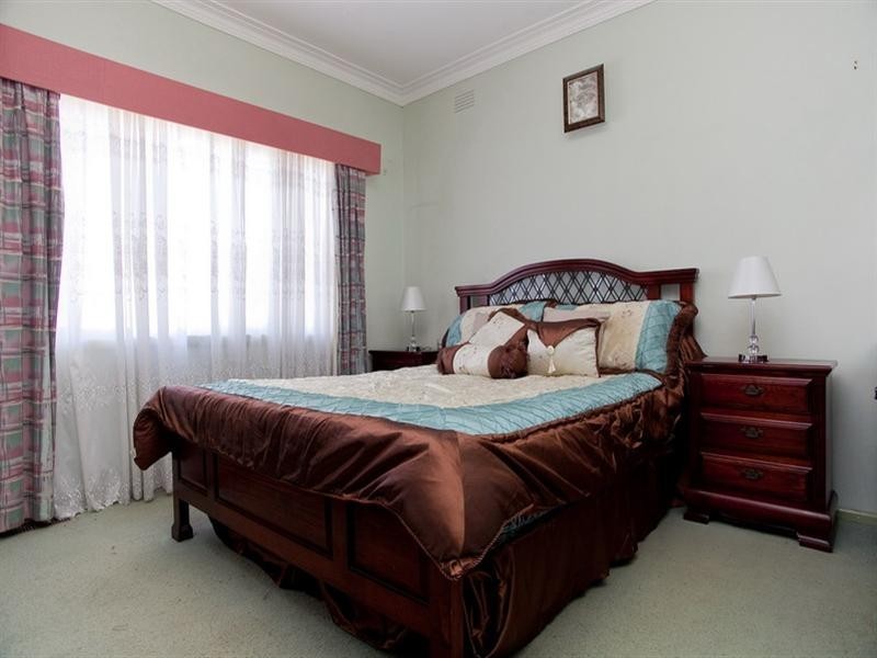 34 Arndell Street, Thomastown VIC 3074
