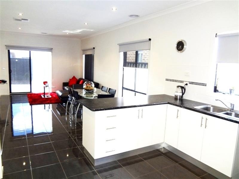 21 Fermont Avenue, Craigieburn VIC 3064