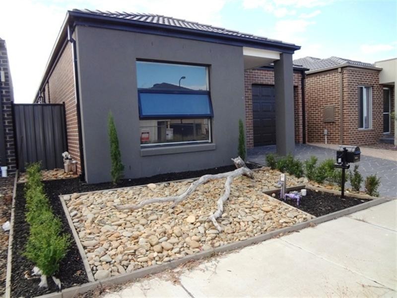 21 Fermont Avenue, Craigieburn VIC 3064