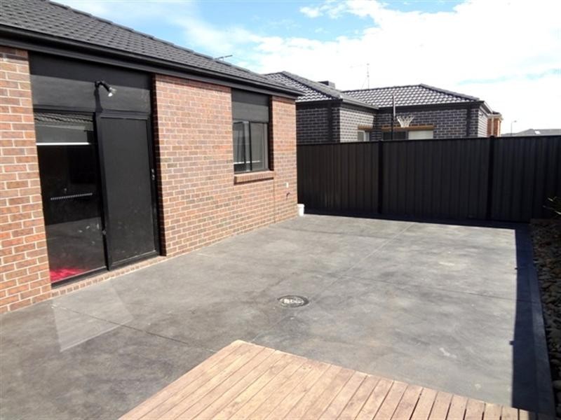 21 Fermont Avenue, Craigieburn VIC 3064