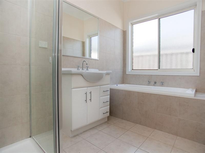 6 Oakville Place, Craigieburn VIC 3064