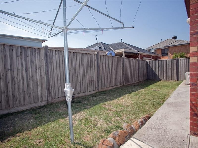 6 Oakville Place, Craigieburn VIC 3064