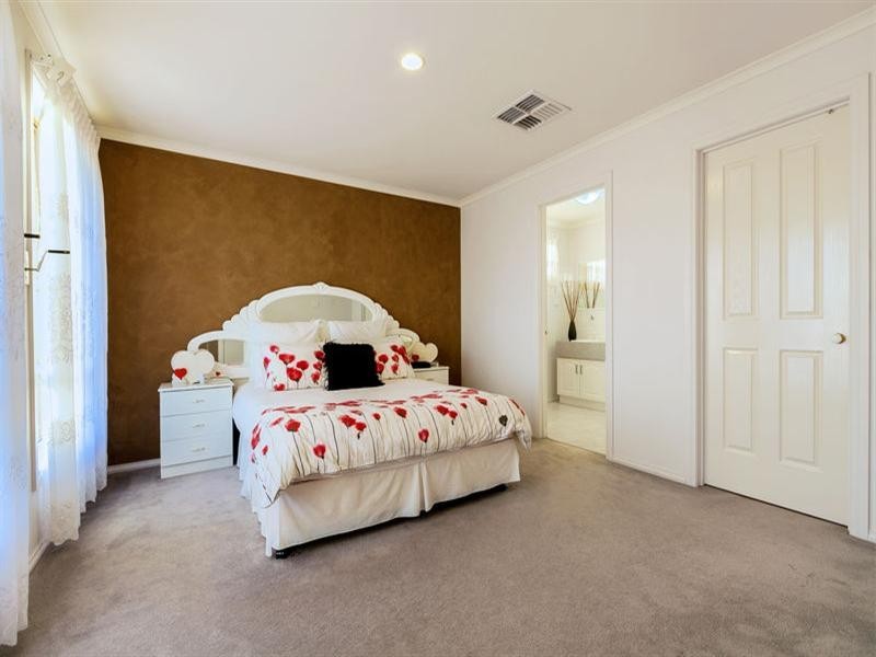 20 Kinlora Avenue, Epping VIC 3076