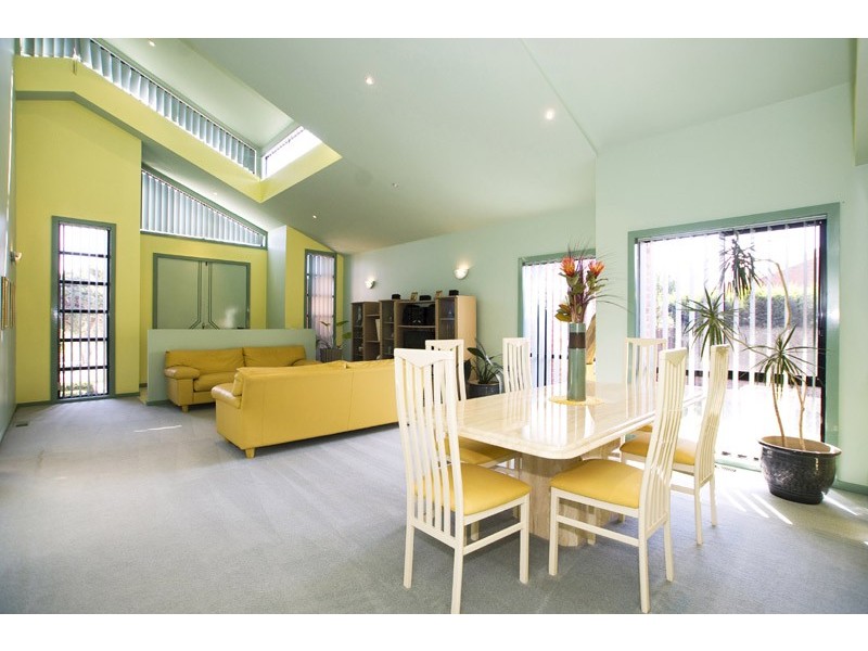 2 Somers Close, Mill Park VIC 3082