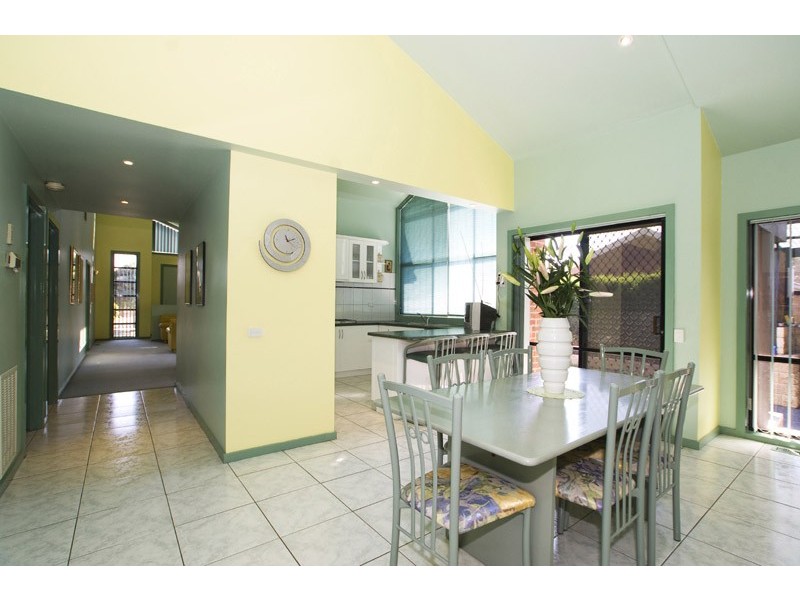 2 Somers Close, Mill Park VIC 3082