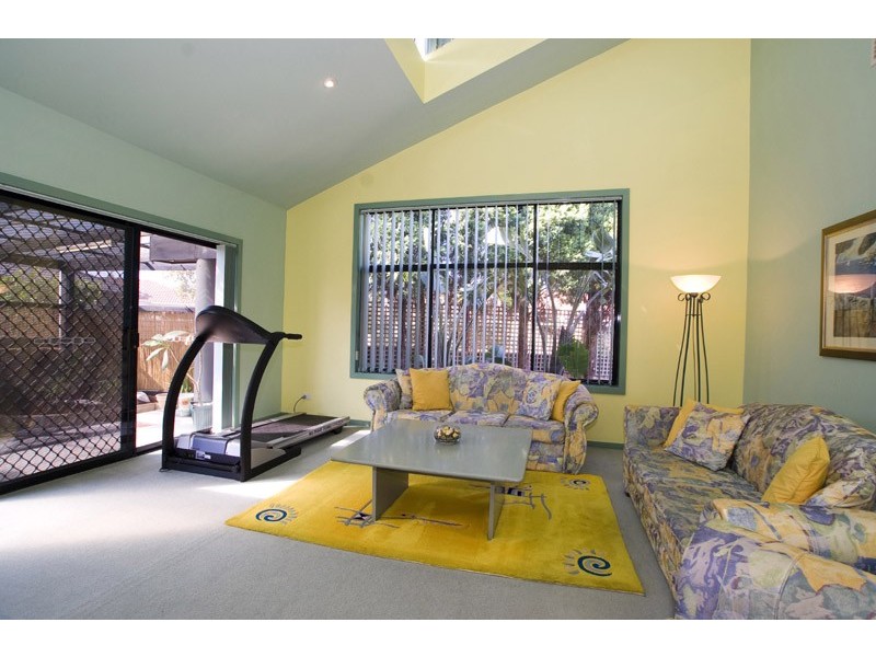 2 Somers Close, Mill Park VIC 3082