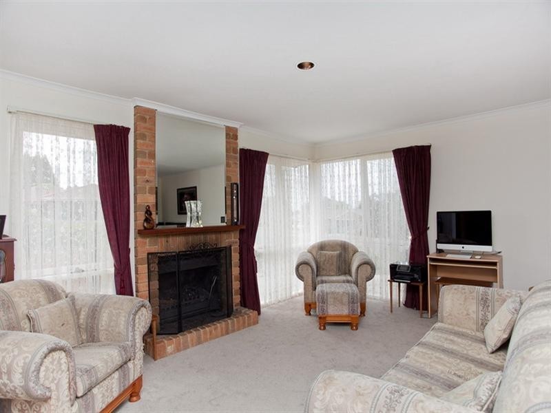 13 Longwood Drive, Epping VIC 3076