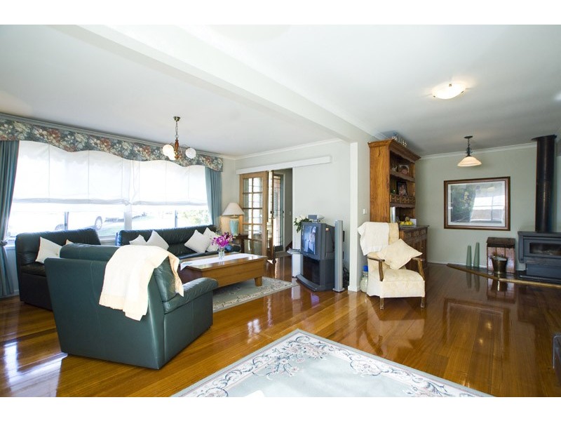 1 Kaolin Crescent, Epping VIC 3076