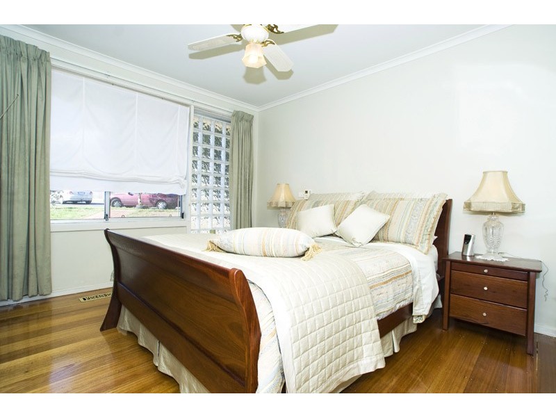 1 Kaolin Crescent, Epping VIC 3076