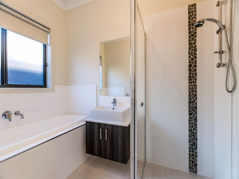 42 Mosaic Drive, Lalor VIC 3075