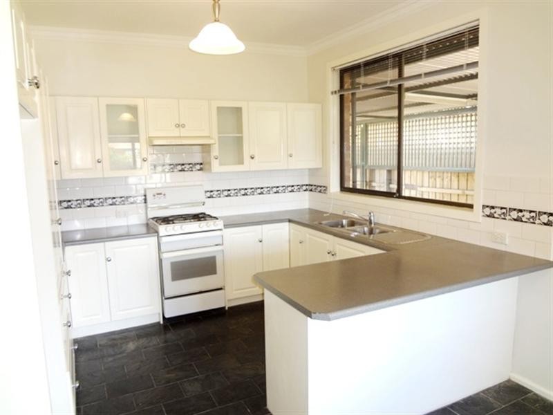 28 Chowne Street, Lalor VIC 3075