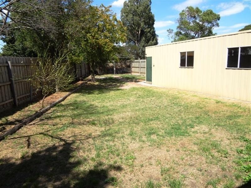 28 Chowne Street, Lalor VIC 3075