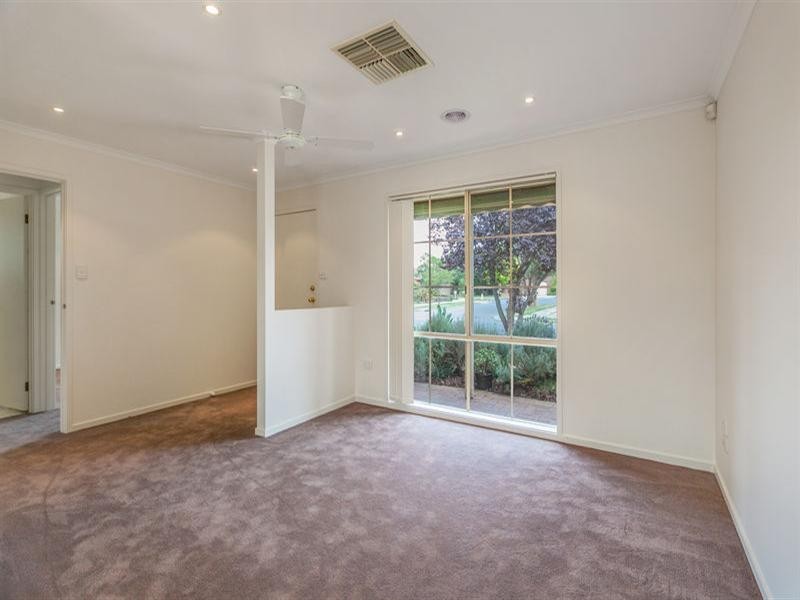 1/10 Cabot Drive, Epping VIC 3076