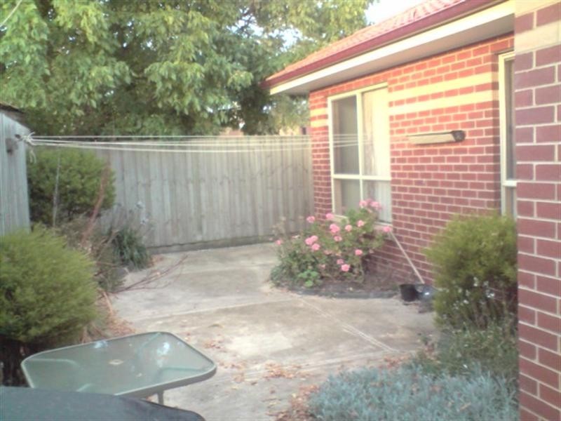 2/11 Belmont Street, Preston West VIC 3072