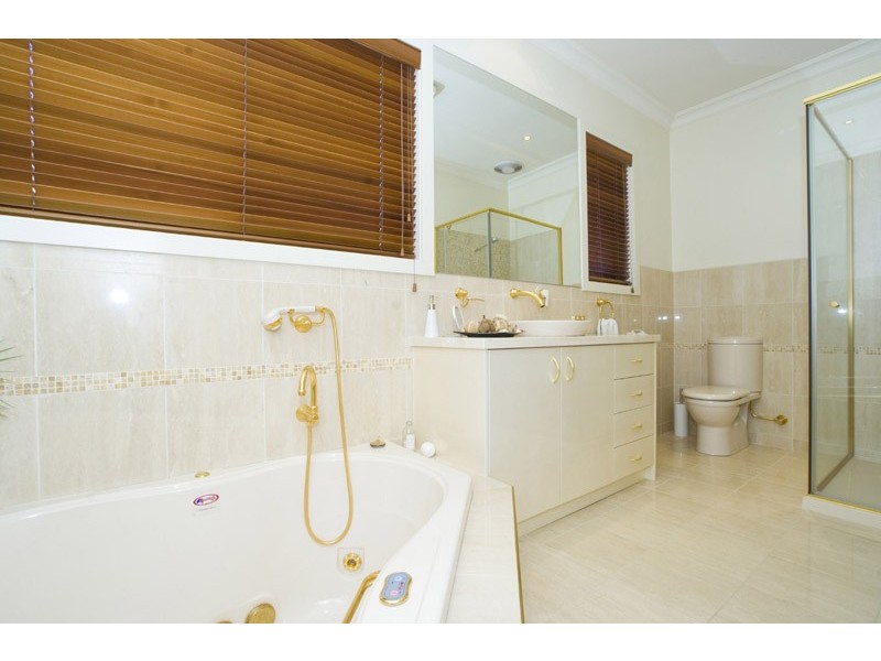 19 Vista Way, South Morang VIC 3752
