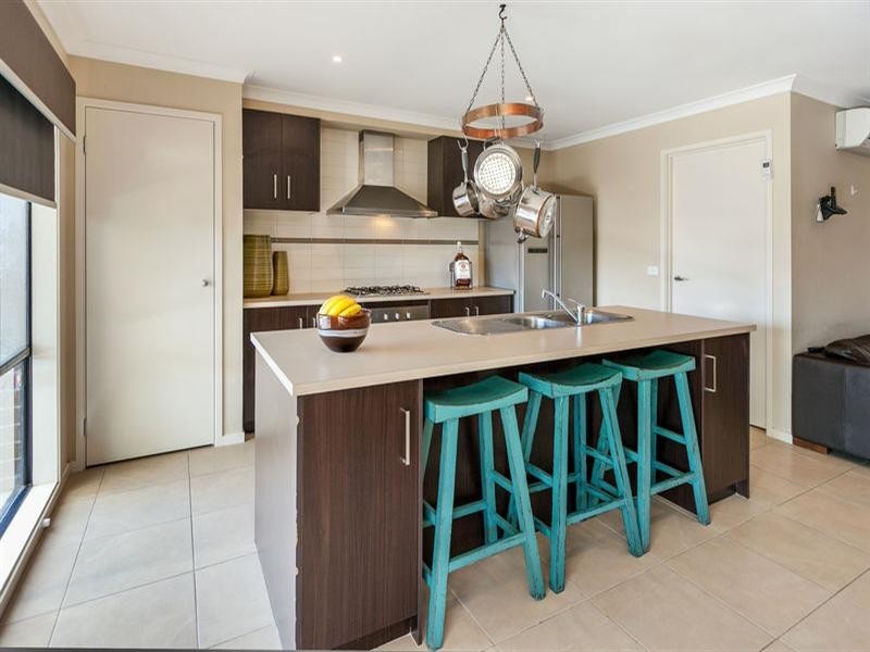 27 Shaftesbury Drive, Epping VIC 3076