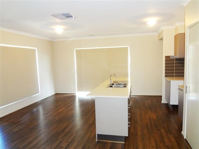 34 Saltlake Boulevard, Wollert VIC 3750