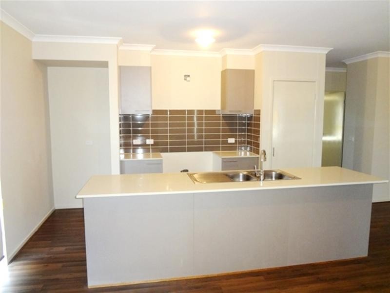 34 Saltlake Boulevard, Wollert VIC 3750