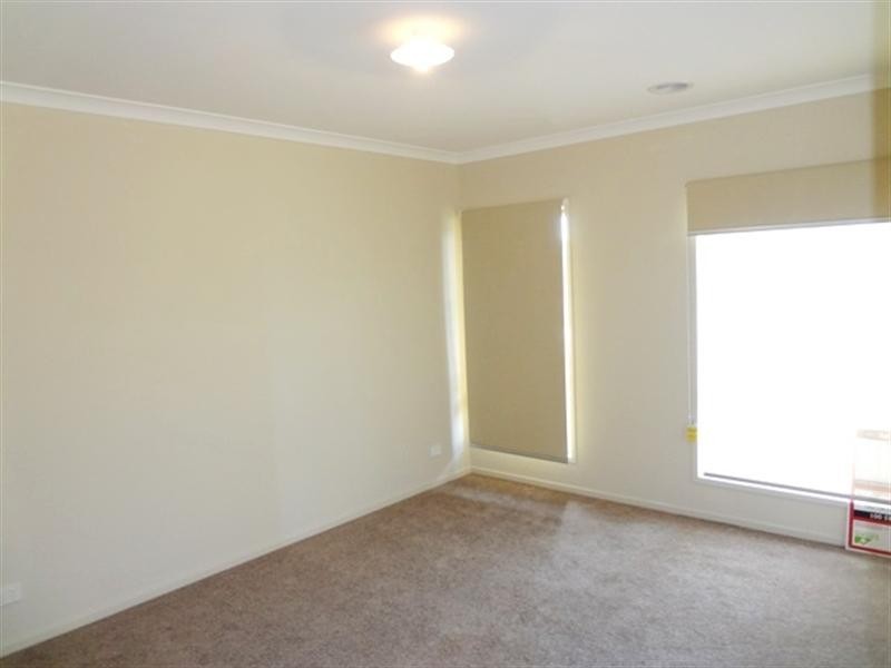 34 Saltlake Boulevard, Wollert VIC 3750