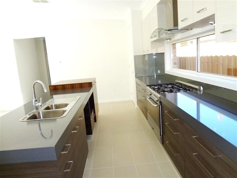 8 Efficient Street, Epping VIC 3076