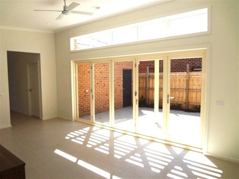 8 Efficient Street, Epping VIC 3076