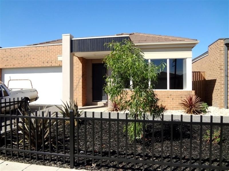 8 Efficient Street, Epping VIC 3076