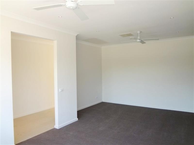 8 Efficient Street, Epping VIC 3076