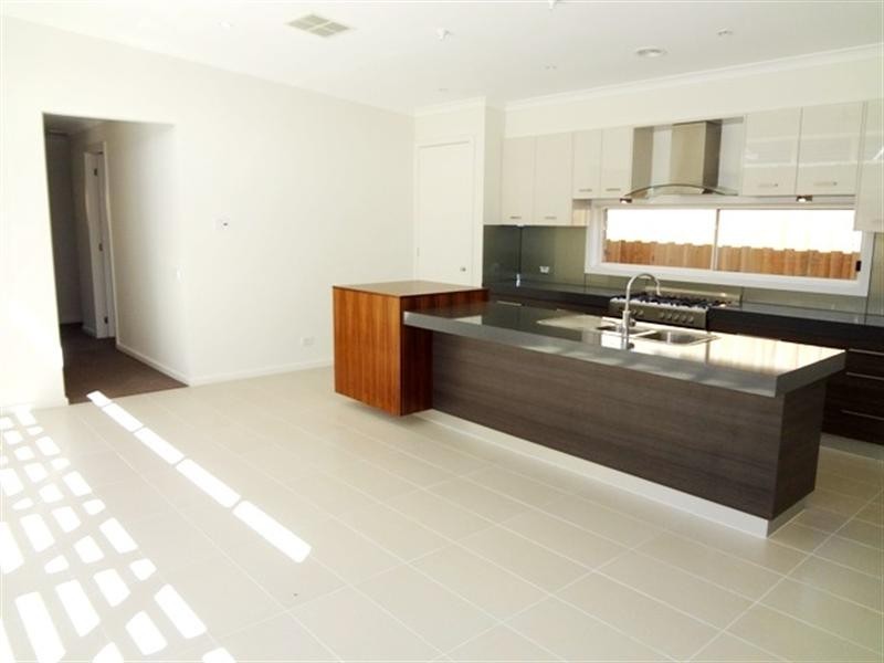 8 Efficient Street, Epping VIC 3076