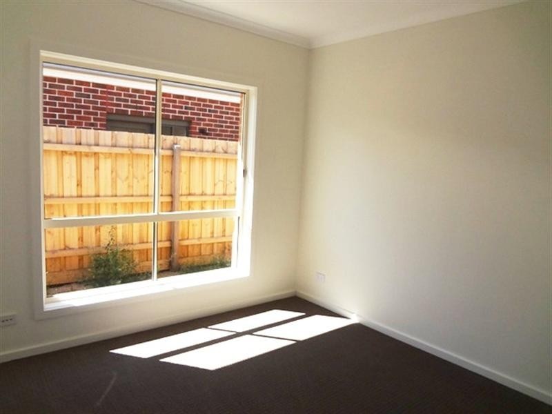 8 Efficient Street, Epping VIC 3076
