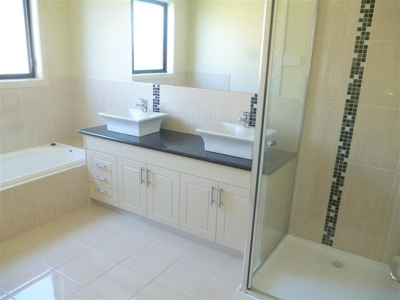 7 Knoll Walk, Epping VIC 3076