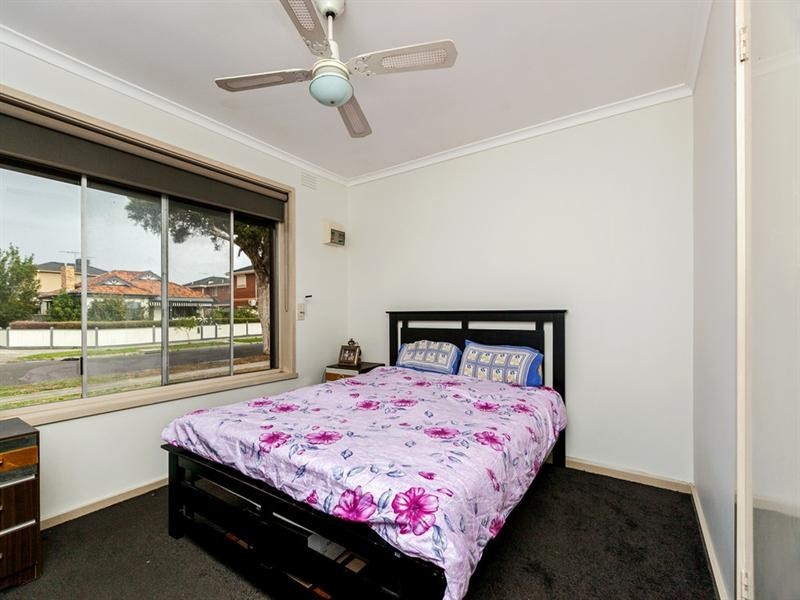 1/10 Mackey Street, Lalor VIC 3075