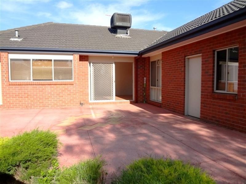 10 Lovely Way, South Morang VIC 3752