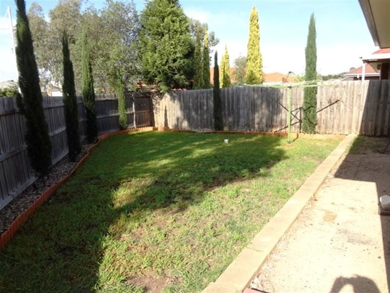 10 Lovely Way, South Morang VIC 3752