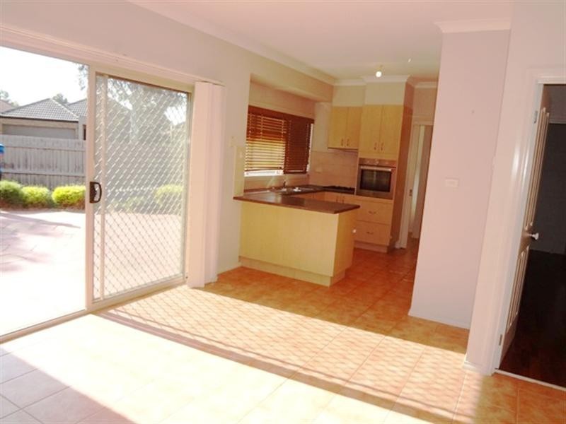 10 Lovely Way, South Morang VIC 3752