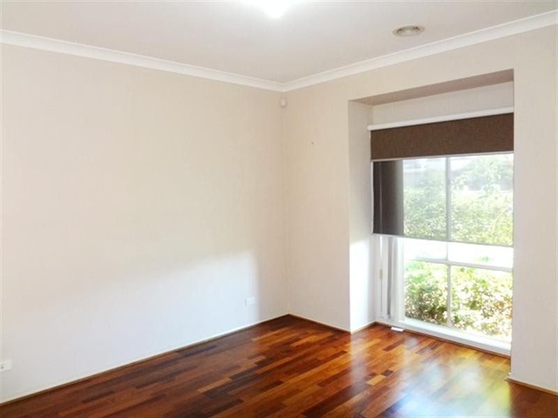 10 Lovely Way, South Morang VIC 3752