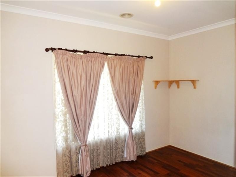 10 Lovely Way, South Morang VIC 3752