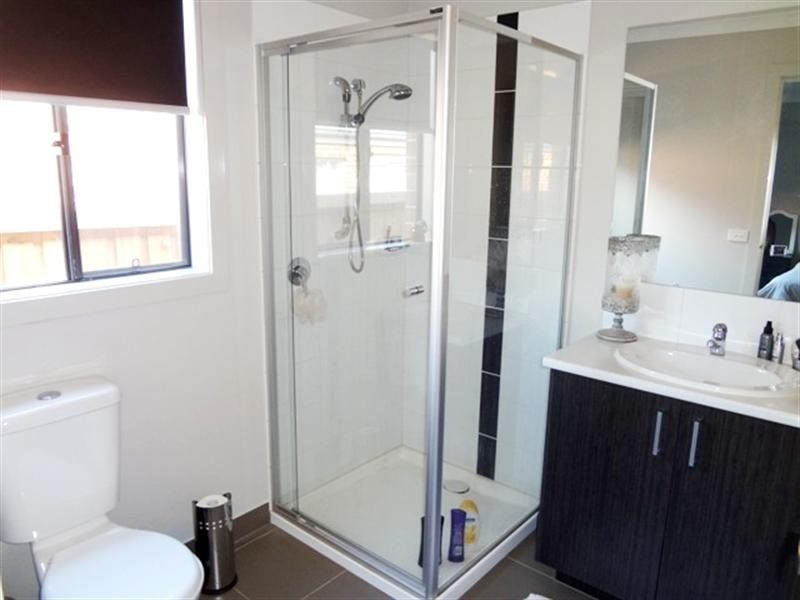 5 Dunraven Crescent, Doreen VIC 3754