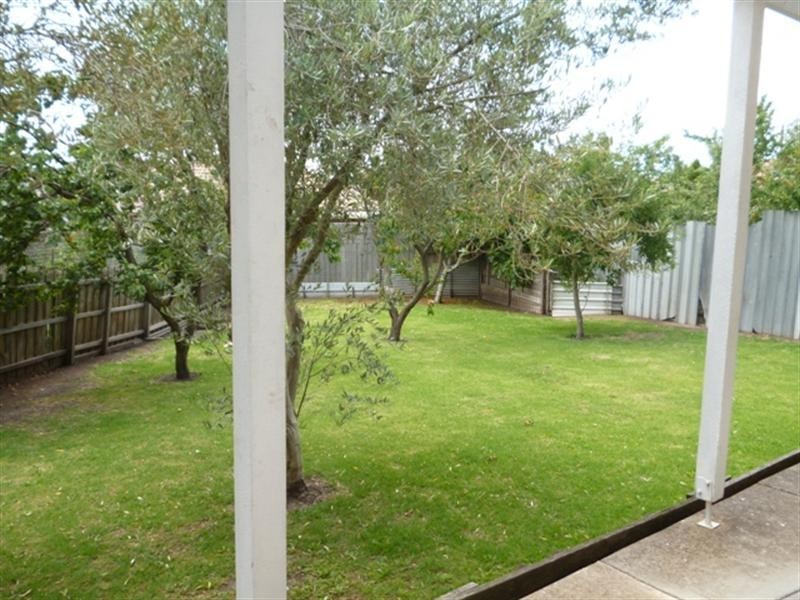 5 Waitara Court, Lalor VIC 3075