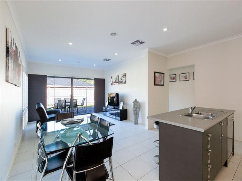 24 Mabel Street, Doreen VIC 3754