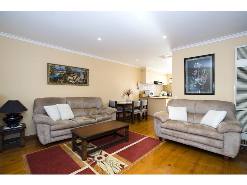 40 Prince of Wales Avenue, Mill Park VIC 3082