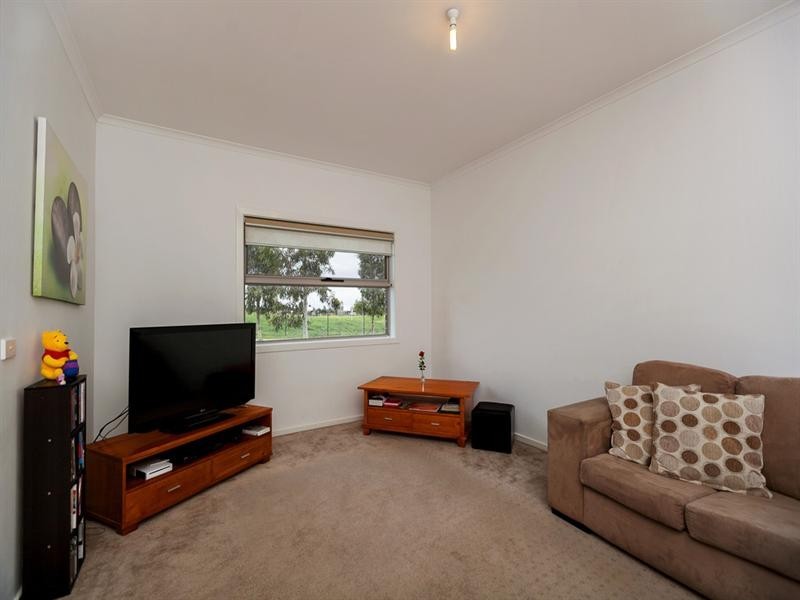 40 Farmhouse Boulevard, Epping VIC 3076