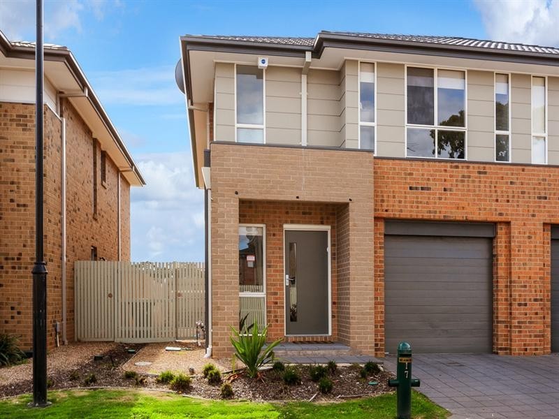 17 Amphion Street, Epping VIC 3076