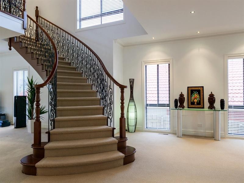 8 Kestrel Road, South Morang VIC 3752