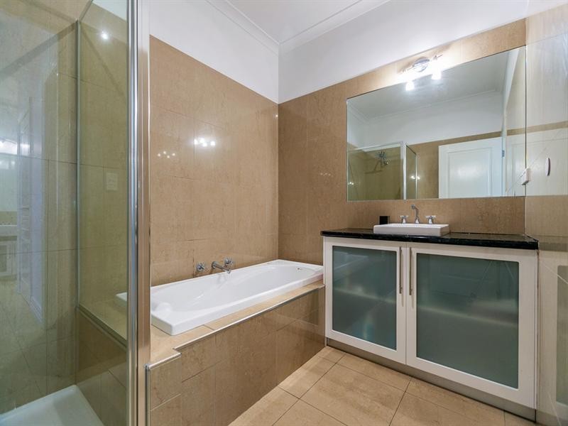 8 Kestrel Road, South Morang VIC 3752