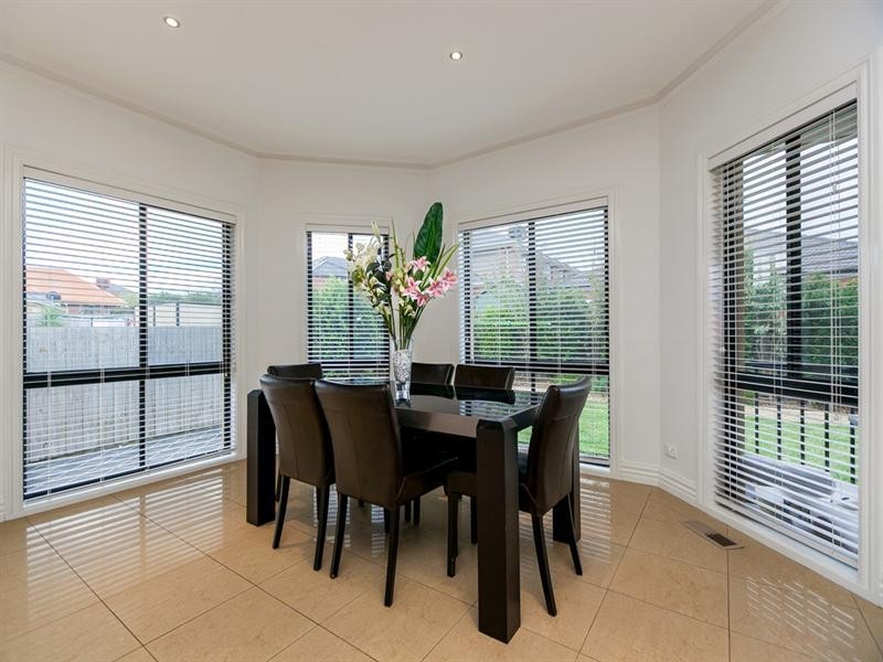 8 Kestrel Road, South Morang VIC 3752