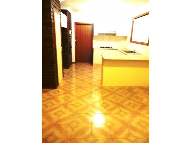 37 Sherwood Drive, Thomastown VIC 3074