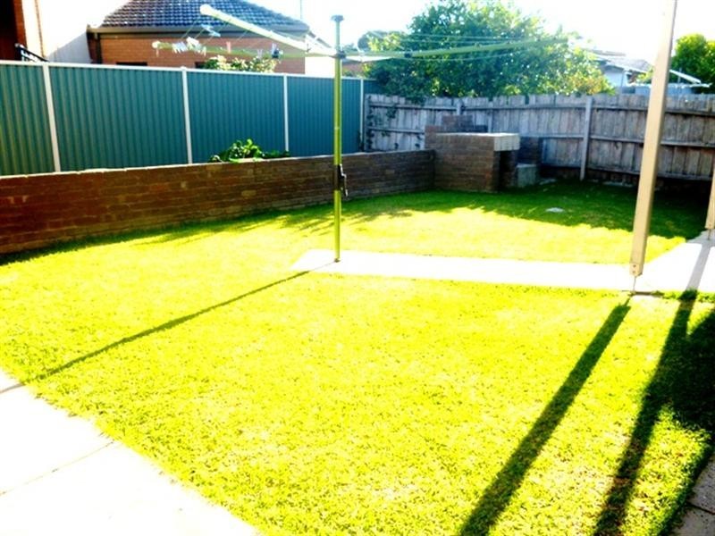 37 Sherwood Drive, Thomastown VIC 3074