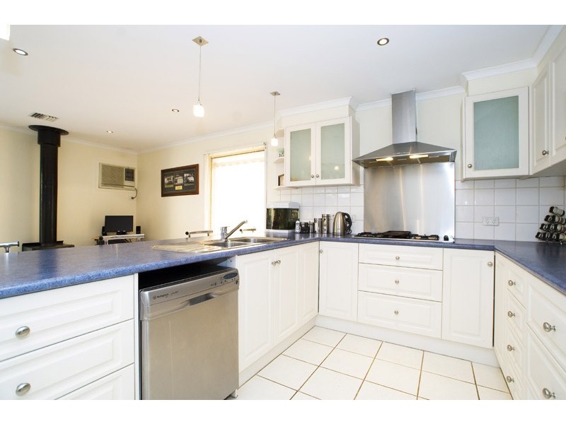 6 Trotting Place, Epping VIC 3076