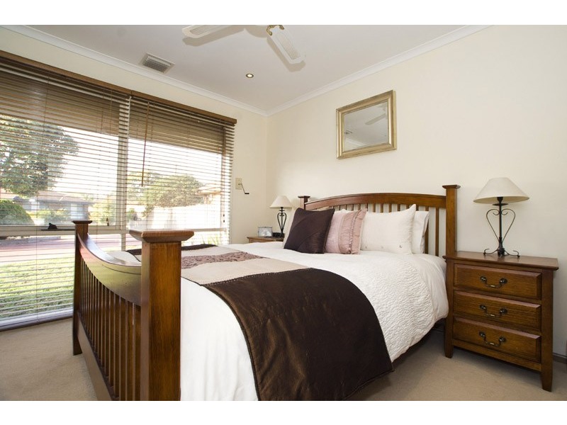 6 Trotting Place, Epping VIC 3076