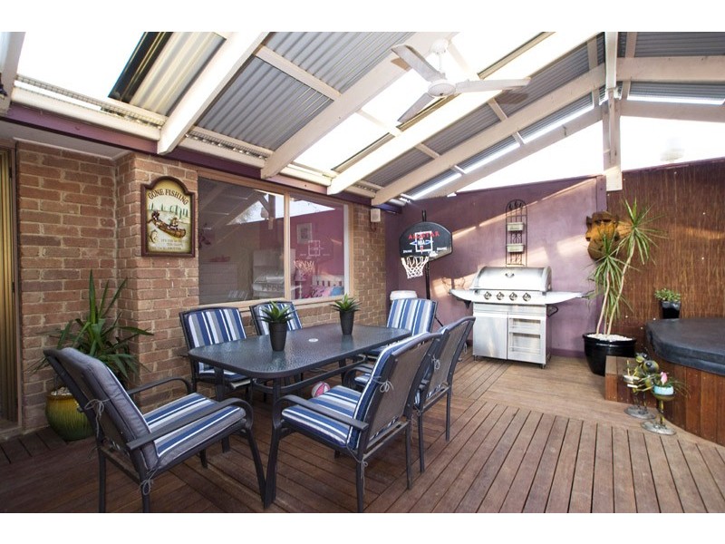 6 Trotting Place, Epping VIC 3076